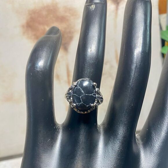 Lot of 3 Silver Tone Rings - Picture 3 of 4